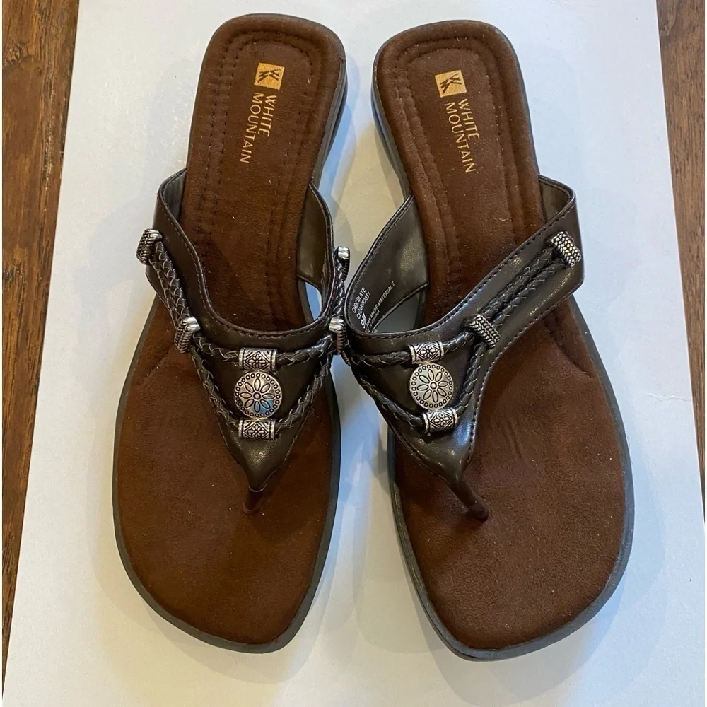 EUC White Mountain 9 Beaded Sandal - Picture 8 of 9